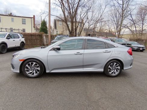 Used 2017 Honda Civic EX image 3