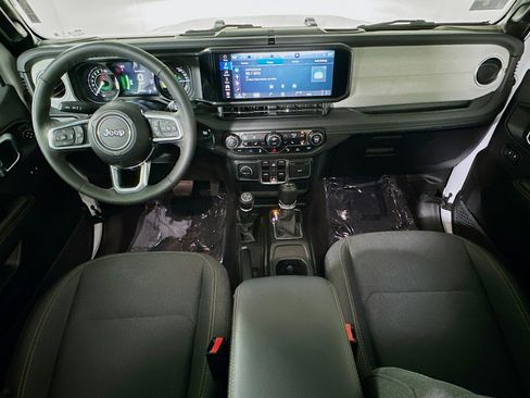 Used 2025 Jeep Wrangler Sahara w/ Safety Group image 26
