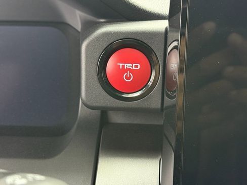 Used 2025 Toyota 4Runner TRD Off-Road Premium image 16