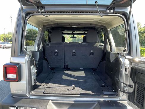 Used 2019 Jeep Wrangler Unlimited Sport S AWD/4WD image 8