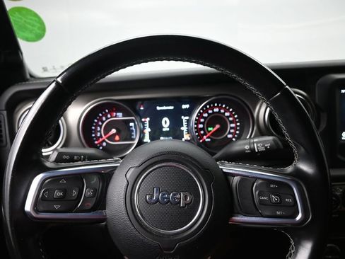 Used 2021 Jeep Gladiator Rubicon w/ Safety Group AWD/4WD image 12