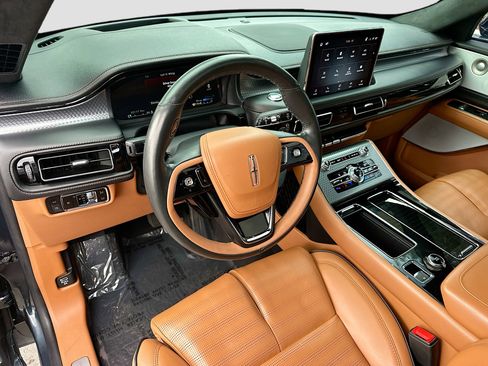 Used 2023 Lincoln Aviator Black Label Grand Touring w/ Class IV Trailer Tow Package image 9