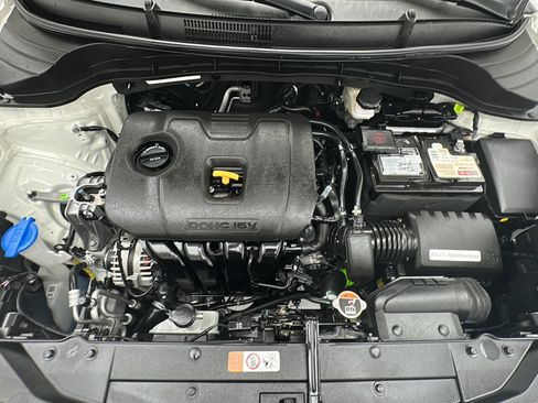 Used 2025 Kia Soul LX w/ LX Technology Package FWD image 21