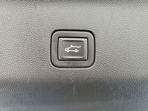 Used 2021 Chevrolet Tahoe RST image 34