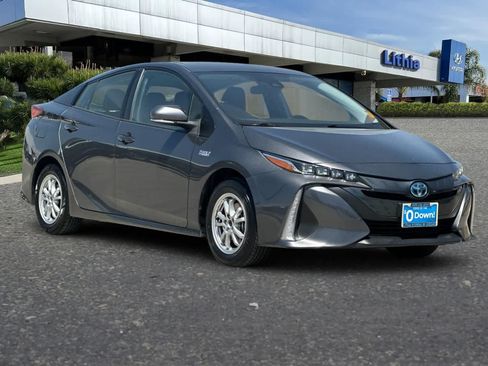 Used 2022 Toyota Prius Prime XLE FWD image 10
