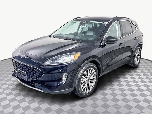 Used 2021 Ford Escape Titanium image 4