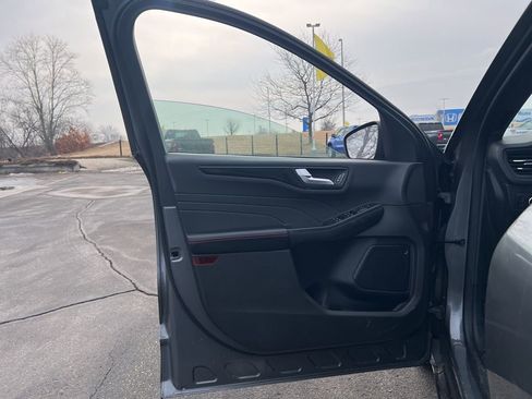 Used 2024 Ford Escape ST-Line image 8