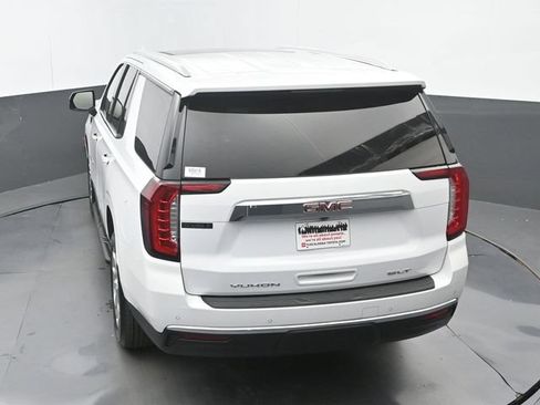 Used 2023 GMC Yukon SLT w/ SLT Premium Package AWD/4WD image 32