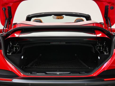 Used 2019 Ferrari Portofino image 19