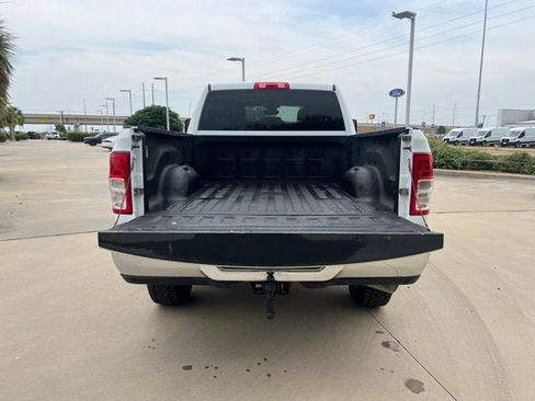 Used 2024 RAM 2500 Big Horn w/ Off Road Package AWD/4WD image 4