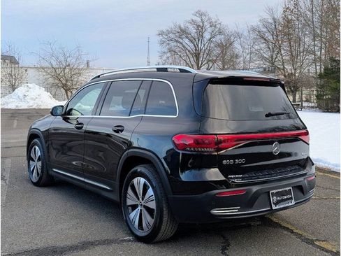 Used 2023 Mercedes-Benz EQB 300 4MATIC image 5