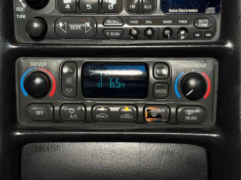 Used 2000 Chevrolet Corvette Coupe w/ Memory Pkg RWD image 26