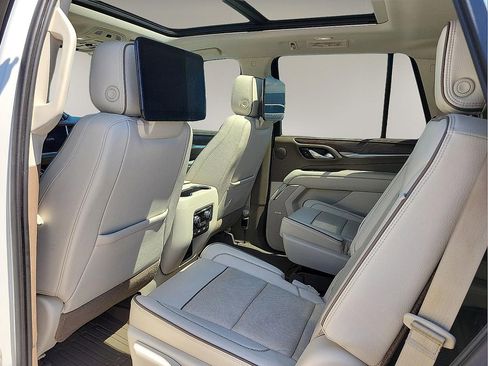 Used 2021 GMC Yukon Denali w/ Denali Premium Package AWD/4WD image 10
