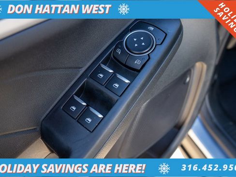 Used 2022 Ford Escape SEL image 17