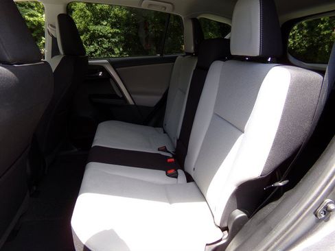 Used 2016 Toyota RAV4 XLE FWD image 14