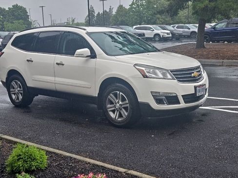 Used 2015 Chevrolet Traverse LT w/ Traveler's Package FWD image 18