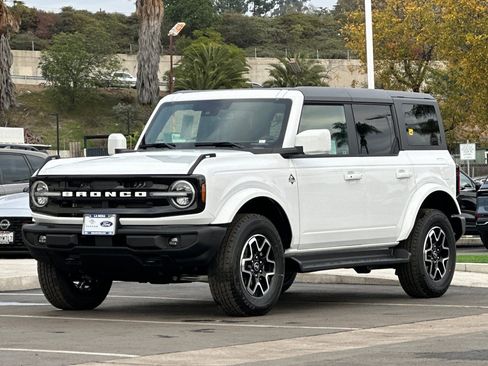 New 2025 Ford Bronco Outer Banks image 7