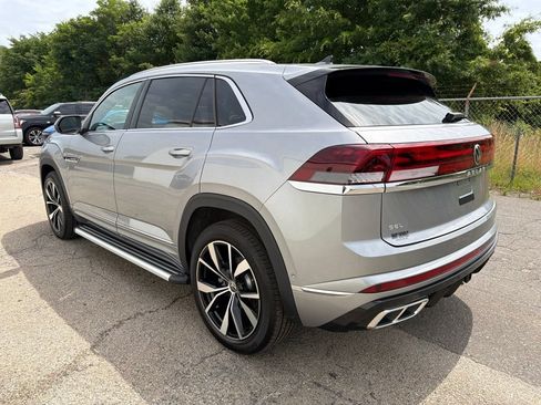Used 2025 Volkswagen Atlas Cross Sport SEL Premium R-Line AWD/4WD image 4