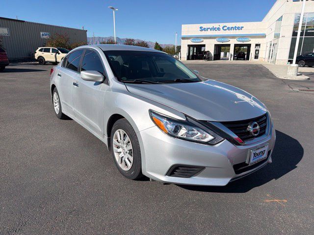 Used 2017 Nissan Altima 2.5 S w/ Power Driver Seat Package FWD image 2