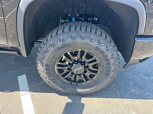 New 2026 Chevrolet Silverado 2500 ZR2 image 13
