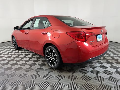 Used 2019 Toyota Corolla SE image 2