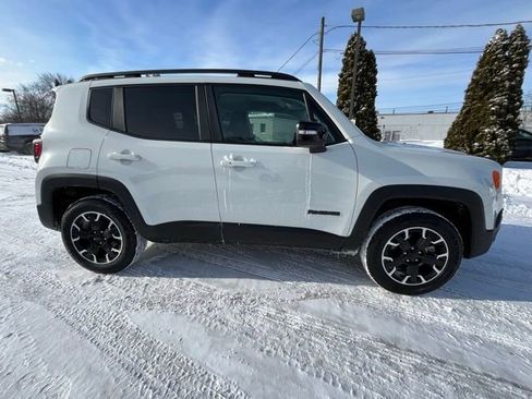 Used 2023 Jeep Renegade Latitude image 6