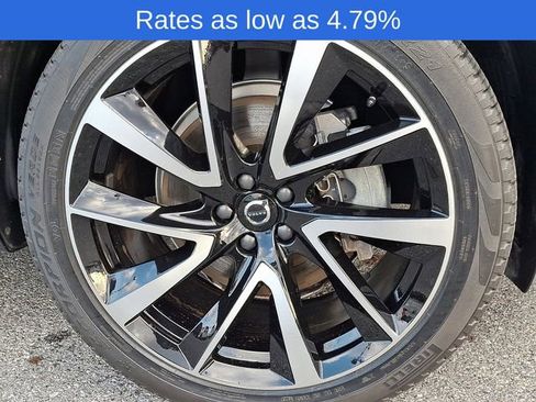 Certified 2024 Volvo XC90 B6 Plus image 8