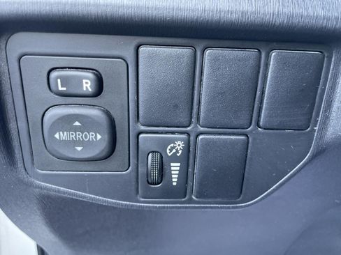Used 2014 Toyota Prius Two w/ Preferred Accessory Package FWD image 18