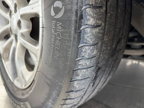 Used 2019 Jeep Cherokee Latitude Plus image 11