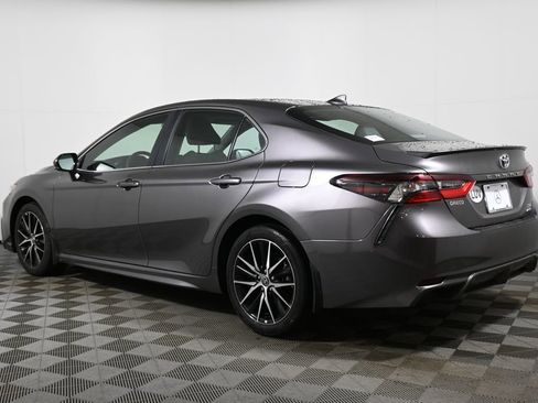 Used 2024 Toyota Camry SE image 8