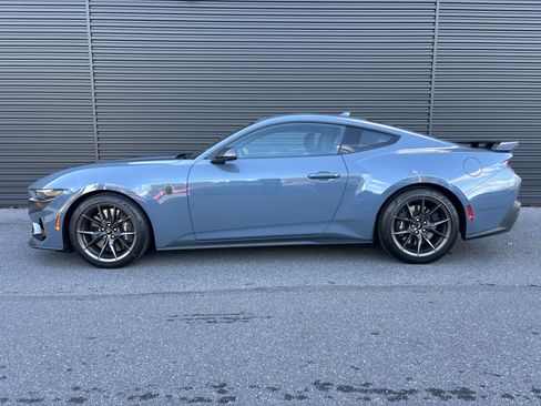 Used 2024 Ford Mustang Dark Horse image 2