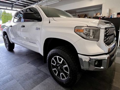 Used 2018 Toyota Tundra SR5 w/ TRD Off Road Package AWD/4WD image 7