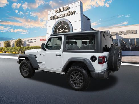 Used 2024 Jeep Wrangler Sport S image 9