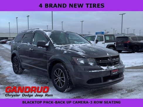 Used 2018 Dodge Journey SE w/ Connectivity Group image 1