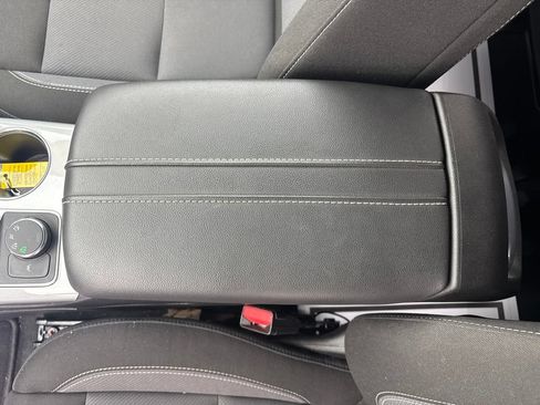 Used 2025 Chevrolet Blazer LT AWD/4WD image 29