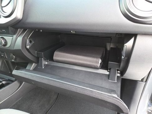 Used 2021 Toyota Tacoma TRD Off-Road image 45