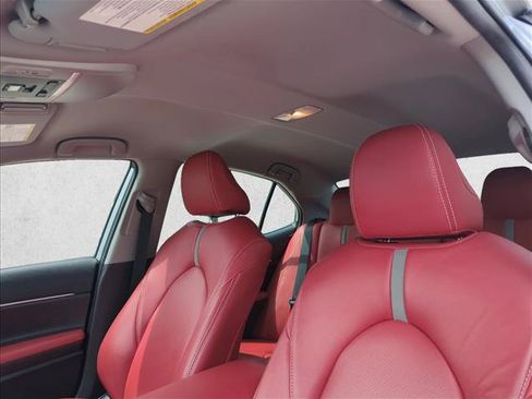 Used 2019 Toyota Camry LE FWD image 12