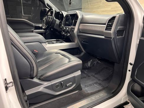 Used 2022 Ford F250 Platinum w/ FX4 Off-Road Package image 8