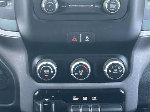 Used 2023 RAM 3500 Big Horn AWD/4WD image 19