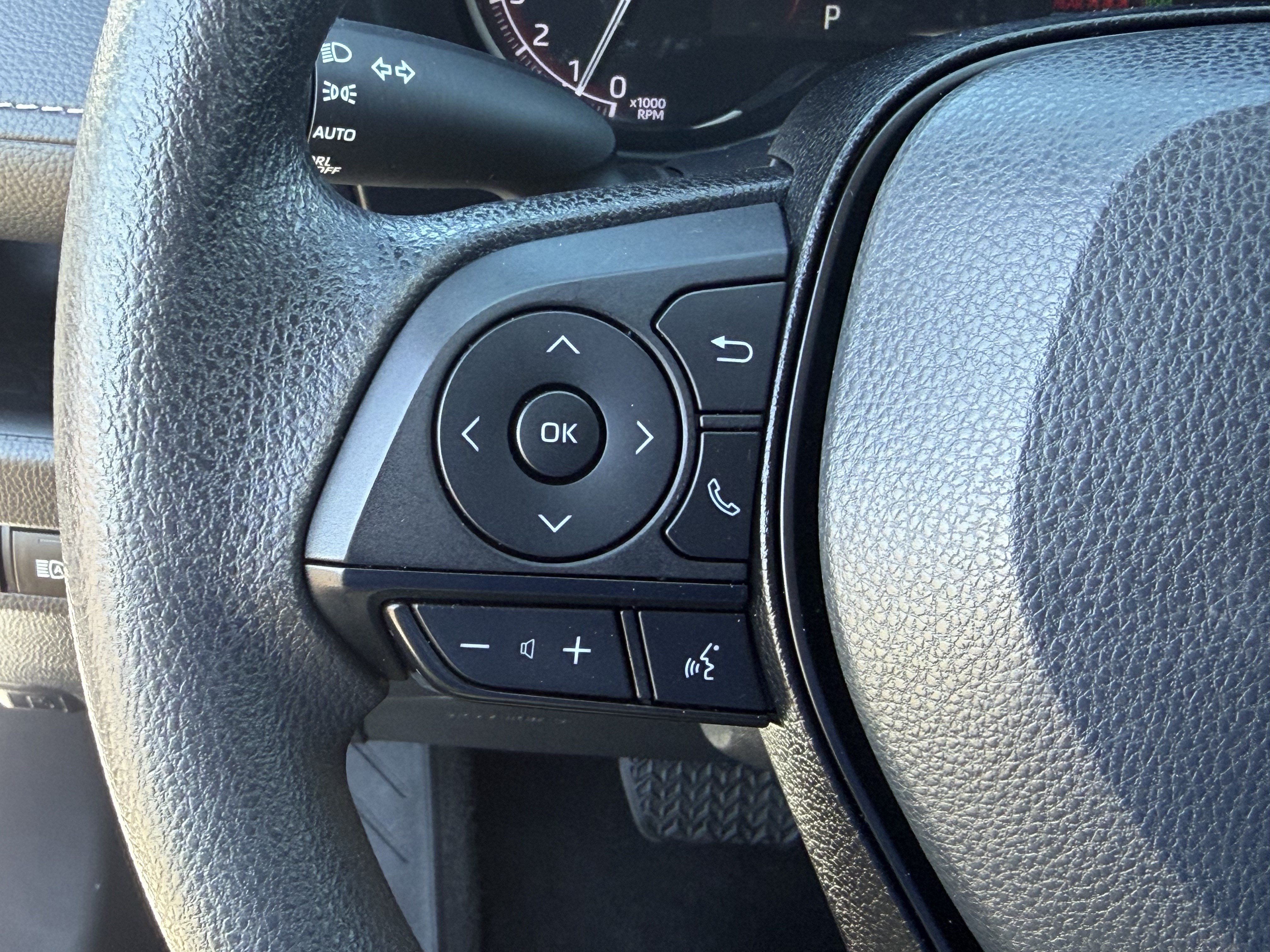 Used 2023 Toyota RAV4 XLE FWD image 27
