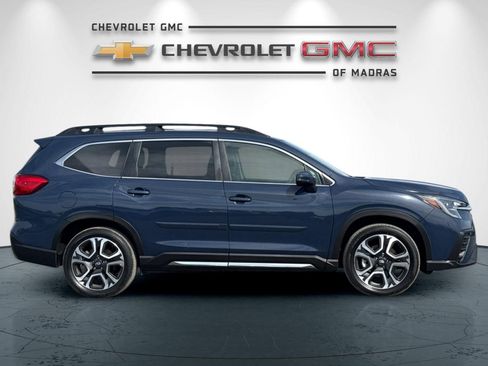Used 2023 Subaru Ascent Limited AWD/4WD image 2
