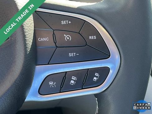 Used 2024 Chrysler Pacifica Touring-L w/ Road Tripper Package image 29