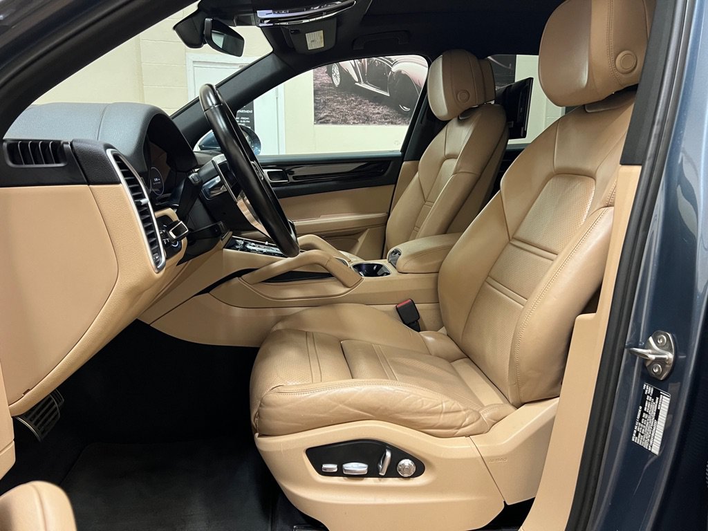 Used 2019 Porsche Cayenne S AWD/4WD image 16