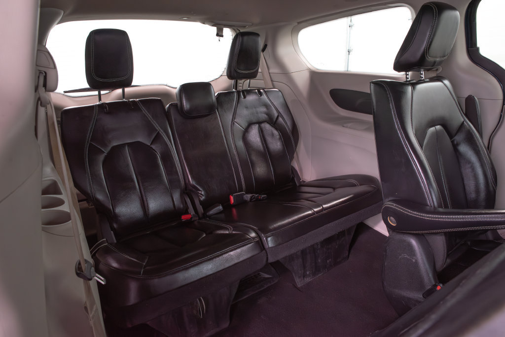 Used 2024 Chrysler Pacifica Limited FWD image 22