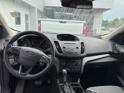 Used 2017 Ford Escape SE FWD image 10