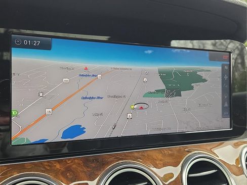 Used 2017 Mercedes-Benz E 300 4MATIC image 19