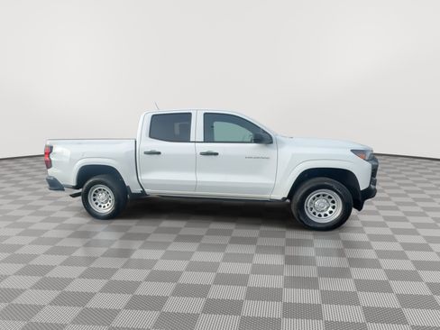 Used 2024 Chevrolet Colorado W/T image 2