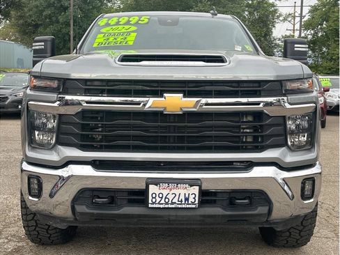 Used 2024 Chevrolet Silverado 2500 LT w/ Convenience Package image 2