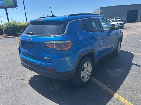 Used 2022 Jeep Compass Latitude w/ Convenience Group AWD/4WD image 4