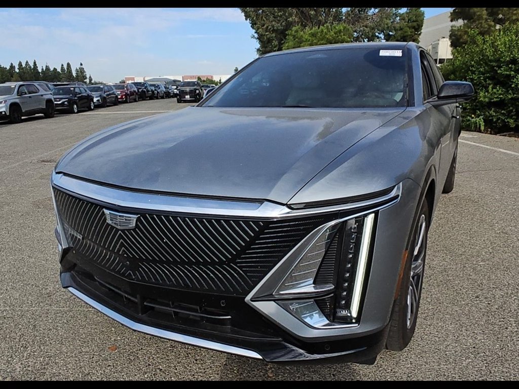 Used 2024 Cadillac Lyriq Luxury RWD image 3